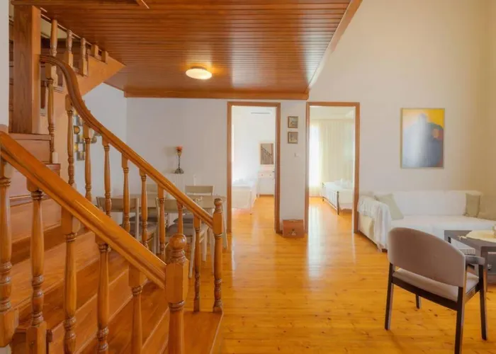 Anassa House