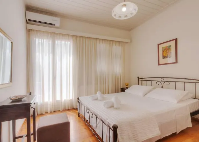 Anassa House